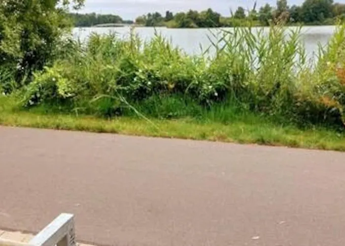 Zentrale Ferienwohnung - Direkt Am See Und Schloss