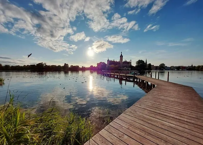 Zentrale Ferienwohnung - Direkt Am See Und Schloss